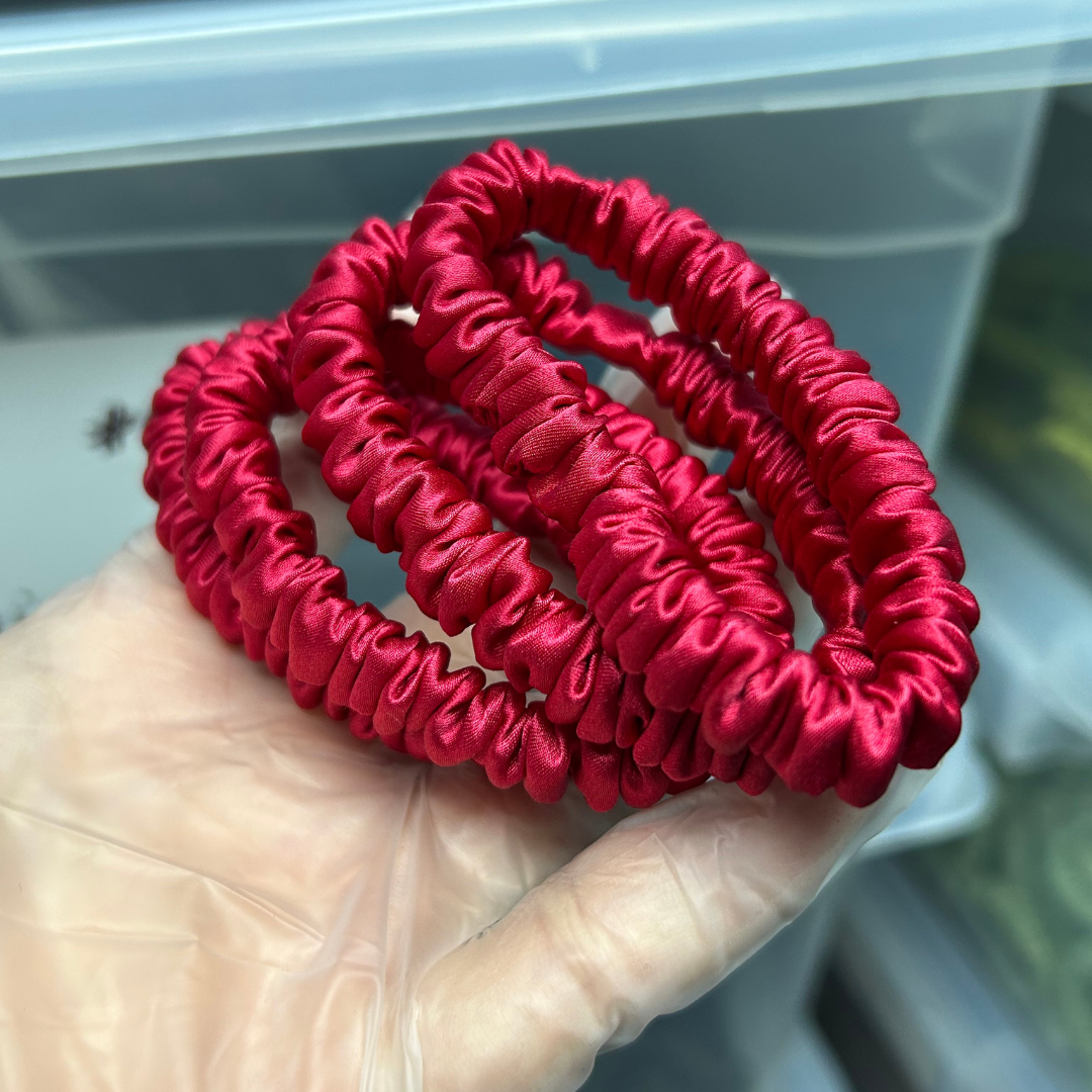 Fuchsine silk scrunchies mini